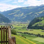 Dieaussicht - Refugium Am Berg Hippach